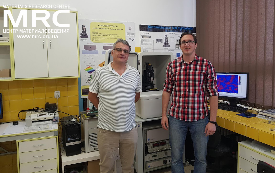 Oleksiy Gogotsi (MRC) and Michal Procházka (Polymer Institute) in the research premises of Polymer Institute