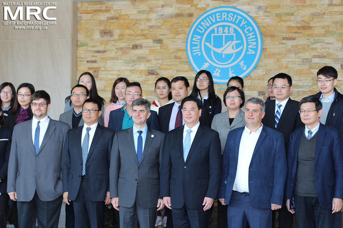 Photo of the participants and guests of Appointment ceremony of Honorary professorship for prof.Yury Gogotsi, Jilin University