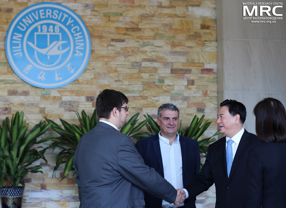 Pavel Gogotsi, MRC director Oleksiy Gogotsi, president Li Yuanyan