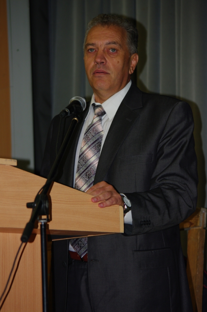 ПProfessor, Ph.D Mikhailo Gubynskyi (Ukraine, Dniepropetrovsk) presents the paper prepared jointly with Materials Research Centre, NMetAU and AETC: Furnaces for highly pure carbon-contained materials production. The conference in UFU, September 2012 