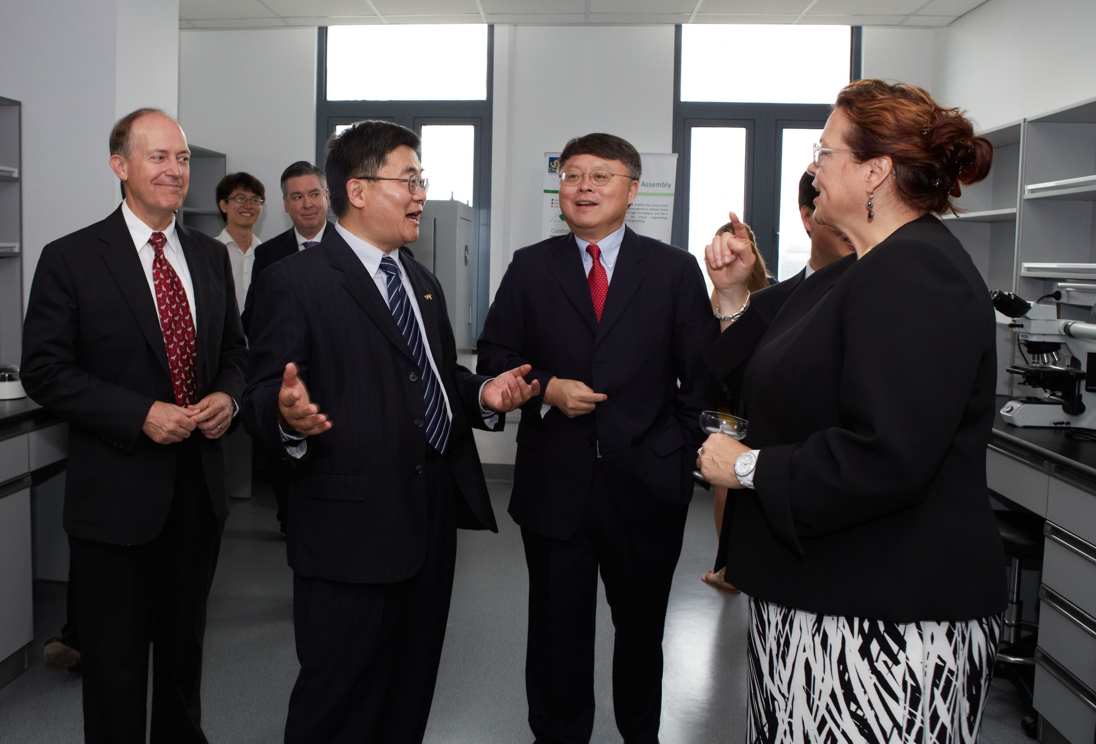 Делегаты Дрекселя и Президент Академии Наук Китая Цзян Мъянхенг Dr. Jiang Mianheng