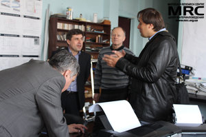 Working discussion on the research project, at the photo from left to right:  O.Gogotsi (Materials Research Centre), project manager of the project "New Materials for Electric Drive Vehicles" S. Saenko (KIPT), M.Brodnikovskiy(Materials Research Centre), I. Barsukov (AETC, USA) 