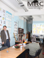  Слева направо: И.Барсуков (АЕТС), А.Гогоци (Центр материаловедения), проф. М.Губинский (НМетАУ), Центр Материаловедения, 11 апреля 2014г.